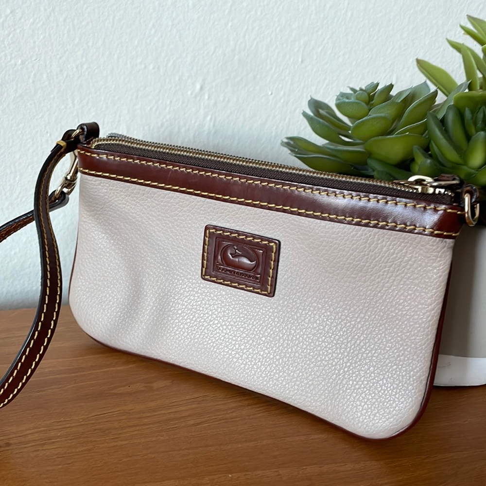 DOONEY & BOURKE Pebble Grain Large Wristlet